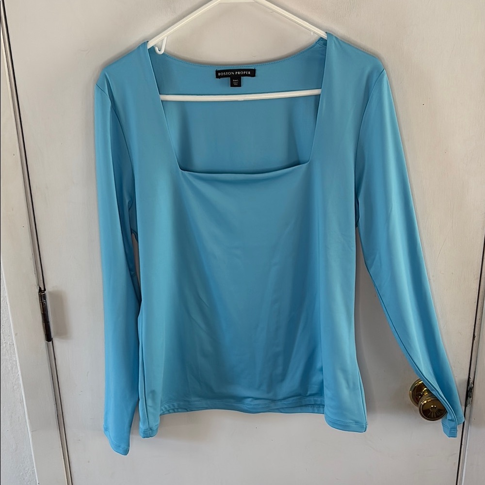 Boston Proper blue long sleeve knit top with square neckline Size Large